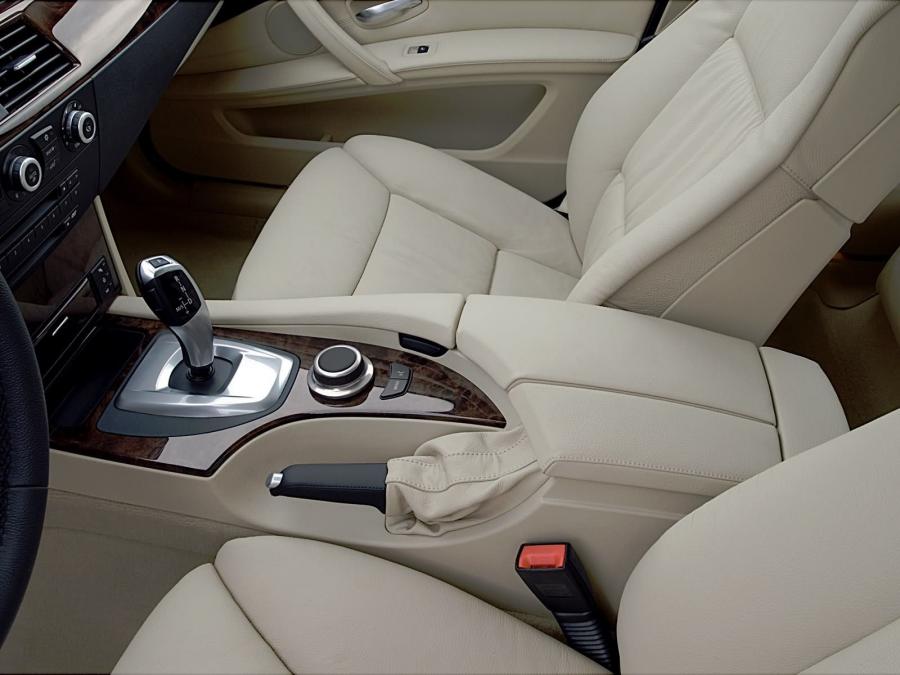  BMW 530i 2007 года  (фото 2 из 30)